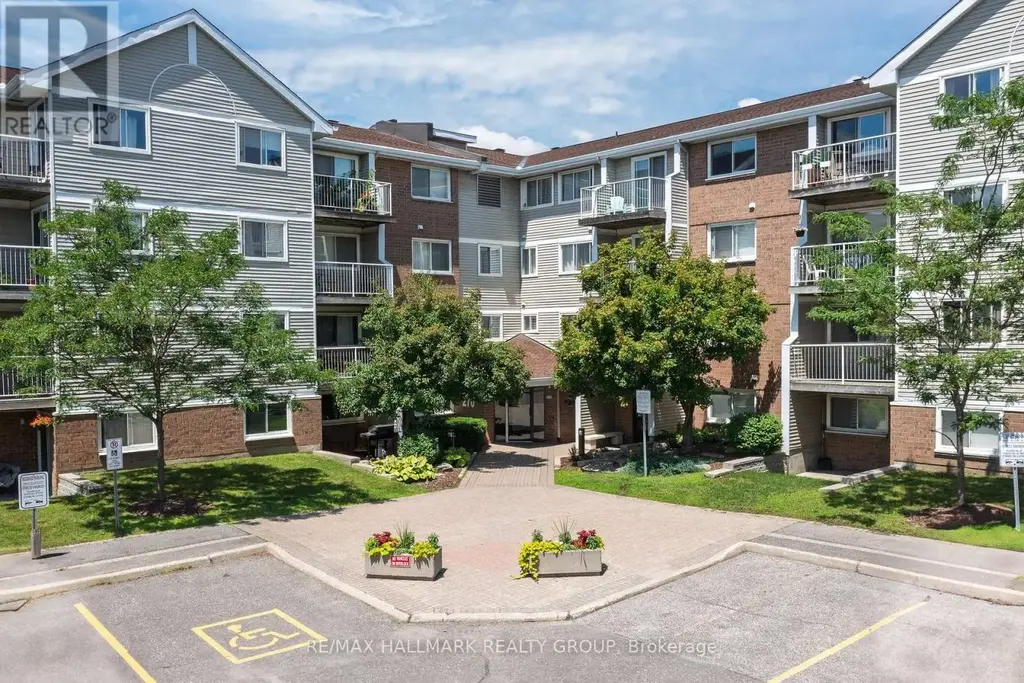 412 - 270 Brittany Drive, Ottawa